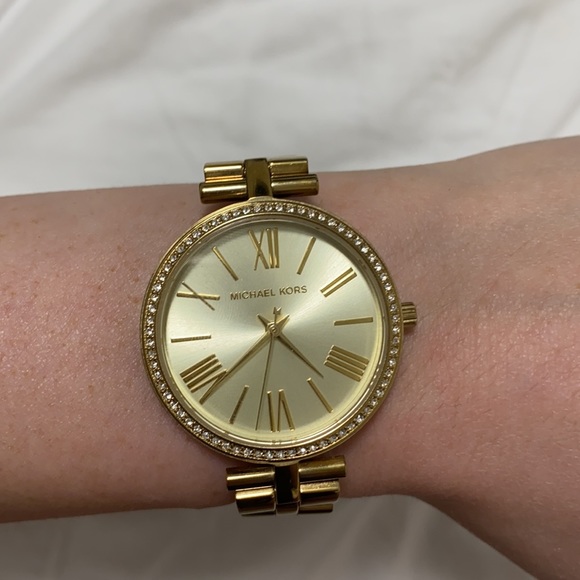 Michael Kors Gold Diamond Watch - Picture 2 of 6